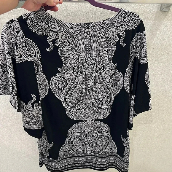 SMALL JM COLLECTION BLACK AND WHITE WITH RHINESTONES BOHO BLOUSE - Picture 8 of 8